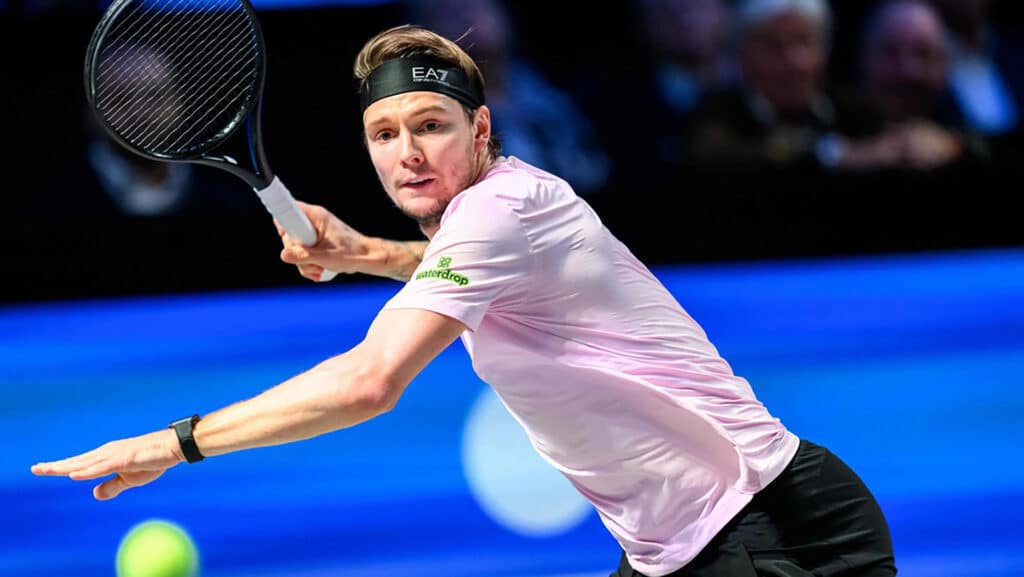 Первая ракетка Казахстана Александр Бублик вышел в четвертьфинал парижского тысячника
