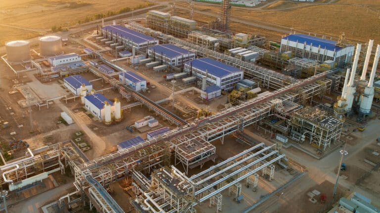 Британская компания снижает добычу нефти на западе Казахстана