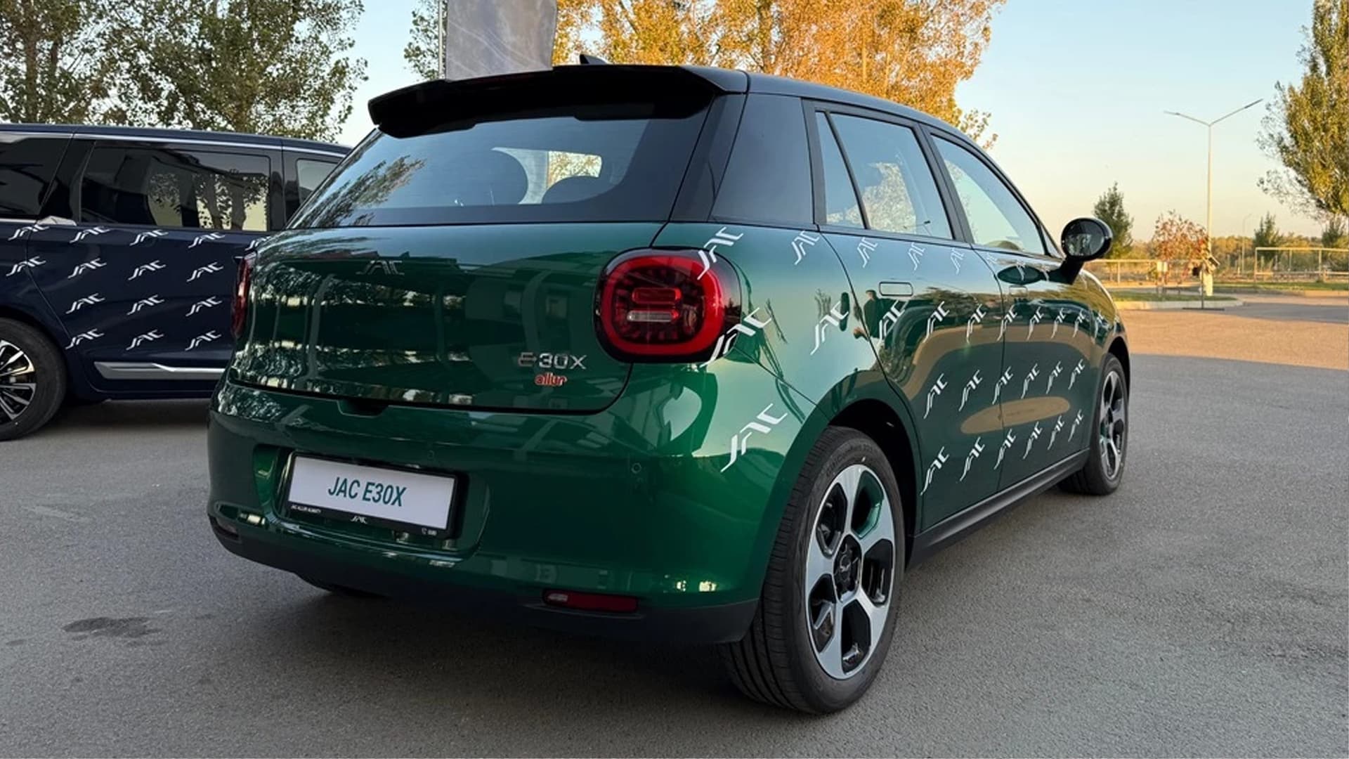 JAC E30X