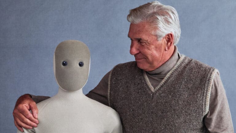 Стартап представил «ИИ-дворецкого», которым будет управлять человек через камеры