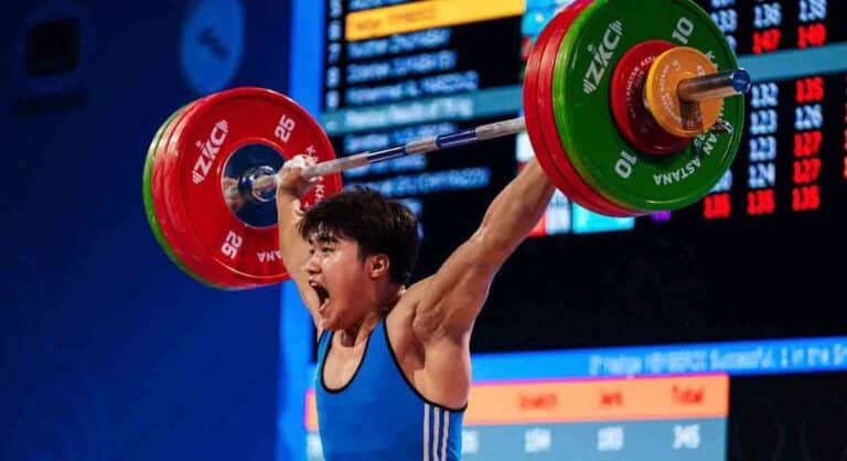 Казахстанец Емберды стал шестым на чемпионате мира по тяжелой атлетике
