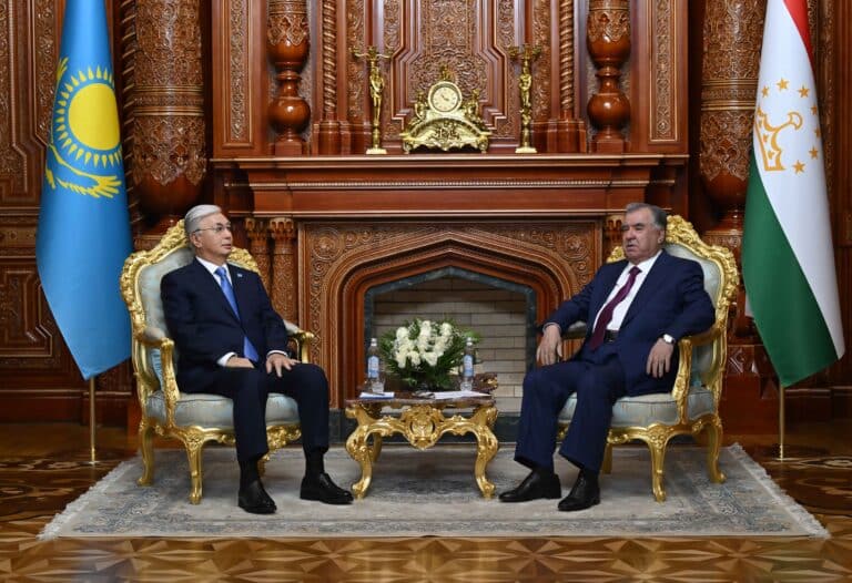 Тоқаев Тәжікстан президенті Эмомали Рахмонмен кездесті
