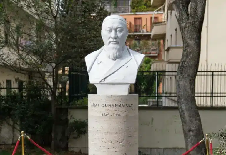 Италияда Абай Құнанбайұлына арналған бюст орнатылды