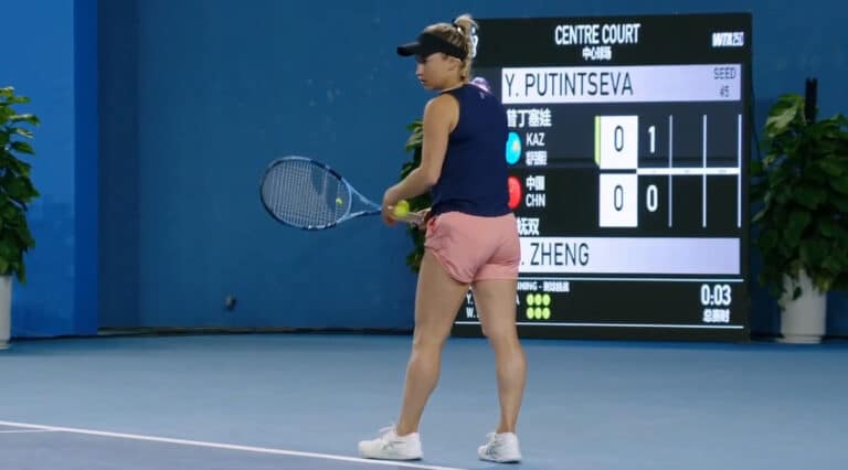 Юлия Путинцева вышла в четвертьфинал турнира в китайском Цзюцзяне