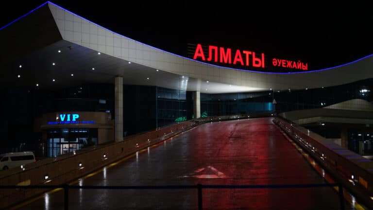 Аэропорт Алматы подал миллионный иск к Bek Air за повреждения