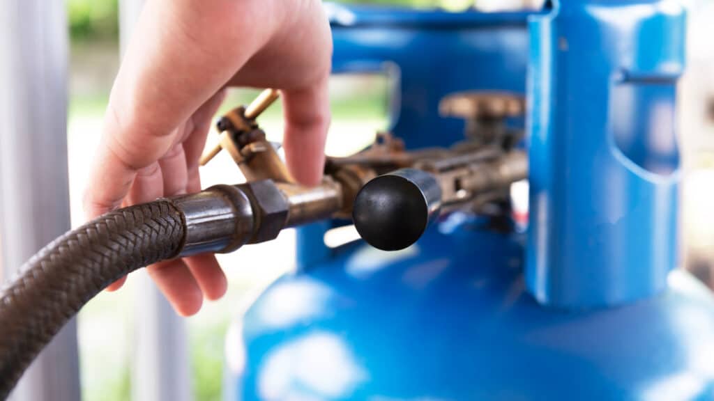 Акимат обвинил бизнес в дефиците автогаза в Мангистау