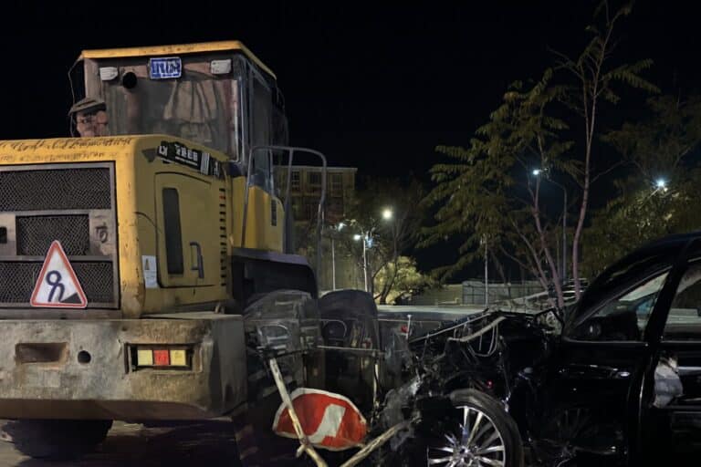Полицейский погиб в ДТП с погрузчиком в Актау