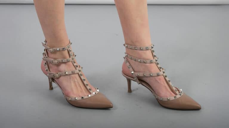 Аналитик объяснил, почему туфли от Valentino на чиновниках – это неплохо