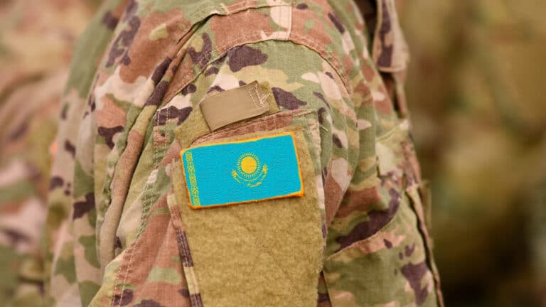 Казахстан подписал план военного сотрудничества с Россией