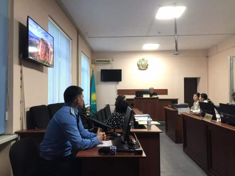 «Әйелді өлтіріп, мәйітпен жыныстық қатынасқа түскен» оқушының ісі сотта қаралып жатыр