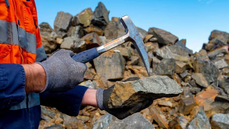 Казахстан вложит $1 млрд в проекты по добыче редких и редкоземельных металлов