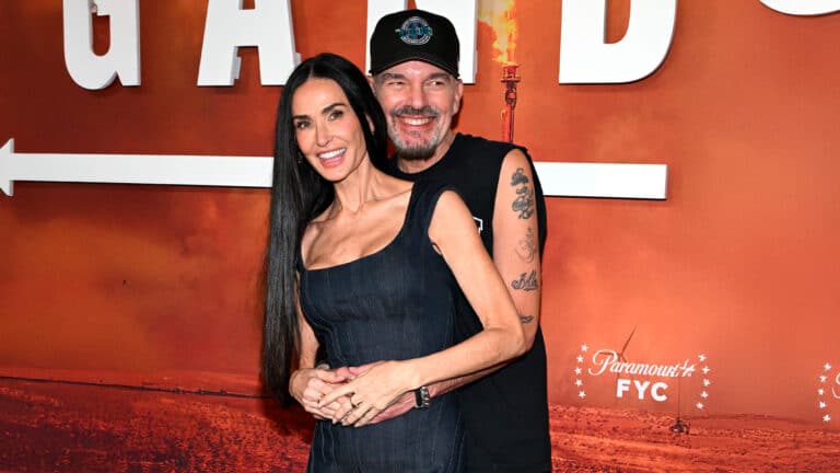 Деми Мур засняли в объятьях бывшего мужа Анджелины Джоли на премьере «Лэндмена»