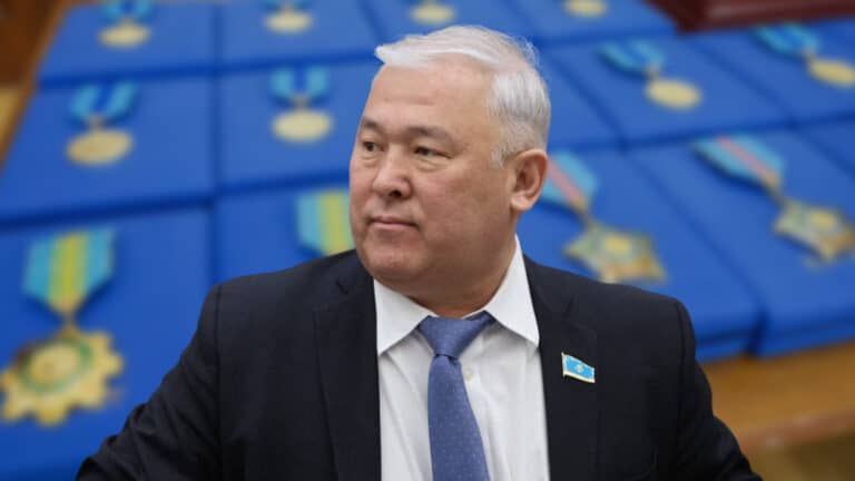 Абенов предложил реформировать систему госнаград в Казахстане