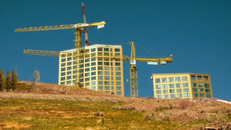 В Алматы ввели мораторий на строительство ЖК в предгорьях