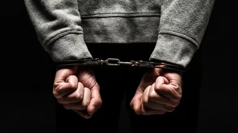 Қарағанды облысында танысының өгей қызын зорлаған ер адам сотталды