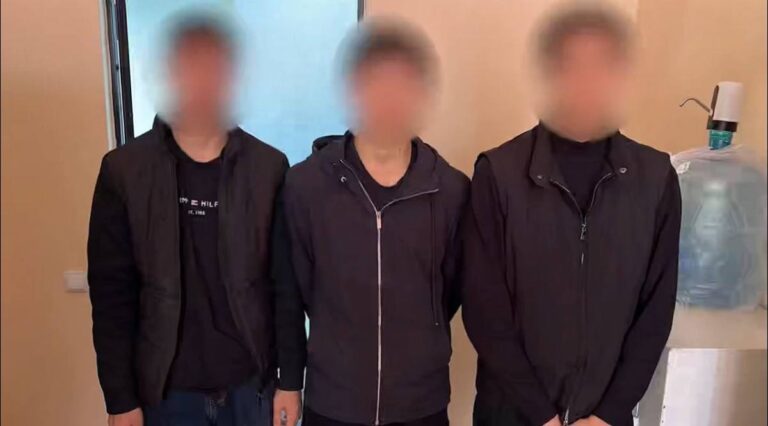 Алматинца заманили на квартиру свиданием и вымогали деньги