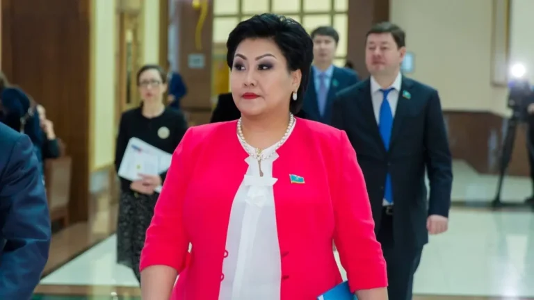 Бақытгүл Хаменова тойға бару үшін прокуратурадан рұқсат алды ма?