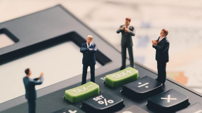 Жылдық айналымы 40 млн теңгеден асқан кәсіпкер қосылған құн салығын төлейді