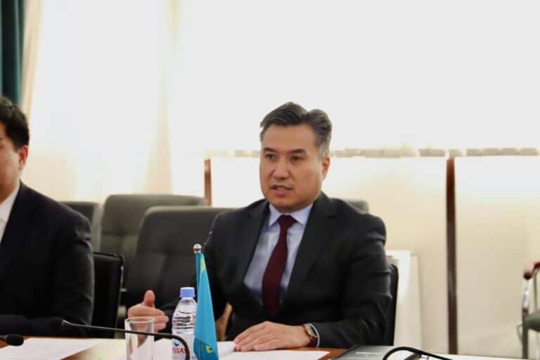 Еңбек вице-министрі отбасының ай сайынғы шығыны қанша екенін айтты