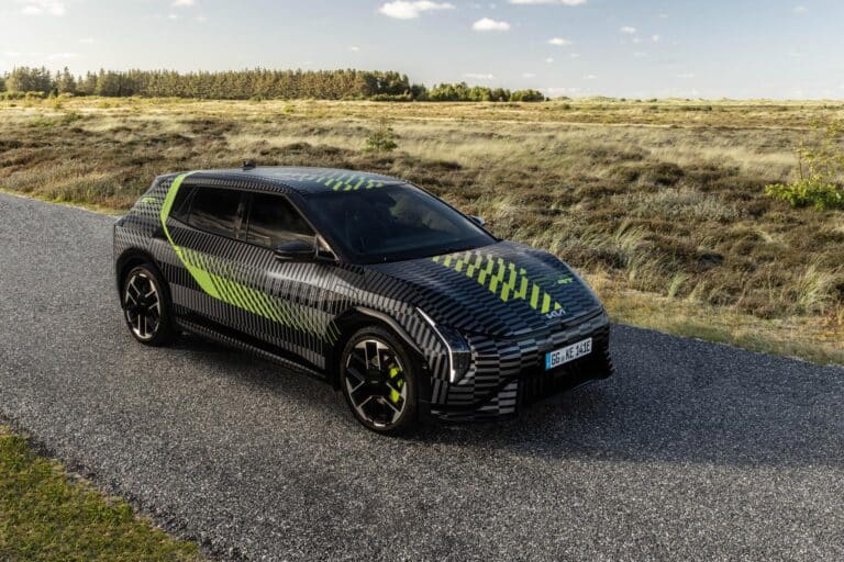 Kia раскрыла облик «горячего» EV4 GT, который станет конкурентом Golf R