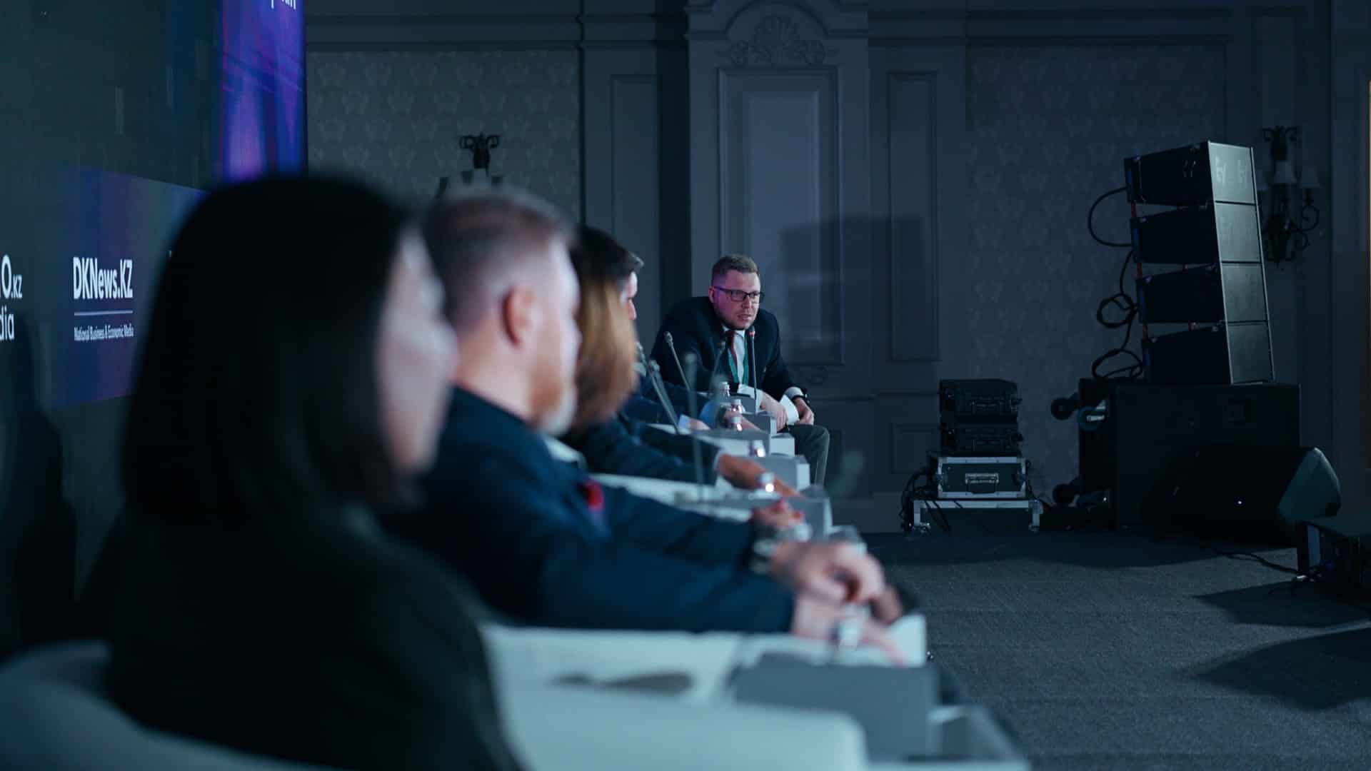 Форум модераторы Сергей Домнин және спикерлер / фото: Kursiv.Media, Делия Айдарәлиева