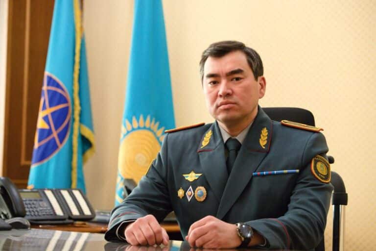 Төтенше жағдайлар министрі Шыңғыс Әрінов құтқарушыларды төл мерекесімен құттықтады