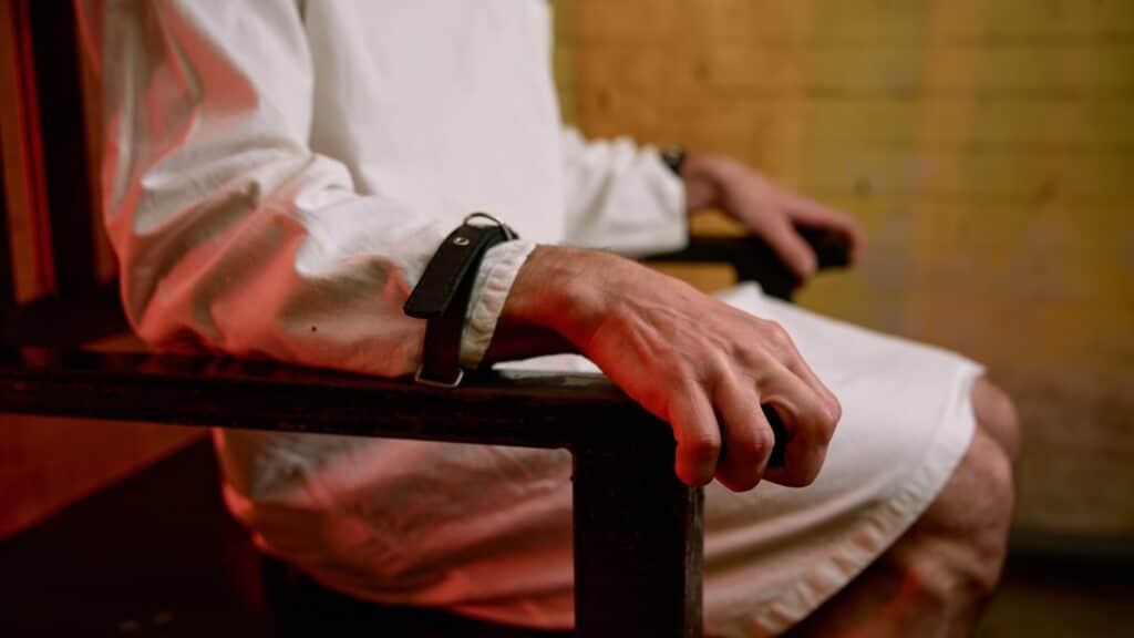 Депутат педофилдер мен каннибалдарды емдейтін мекеме туралы айтты (видео)