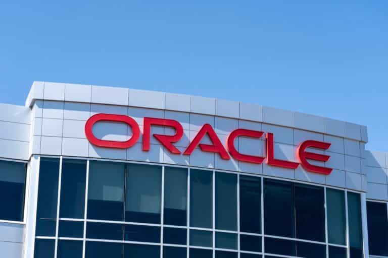 Главное к утру: Далио ставит на золото, падение Oracle, сигналы ФРС
