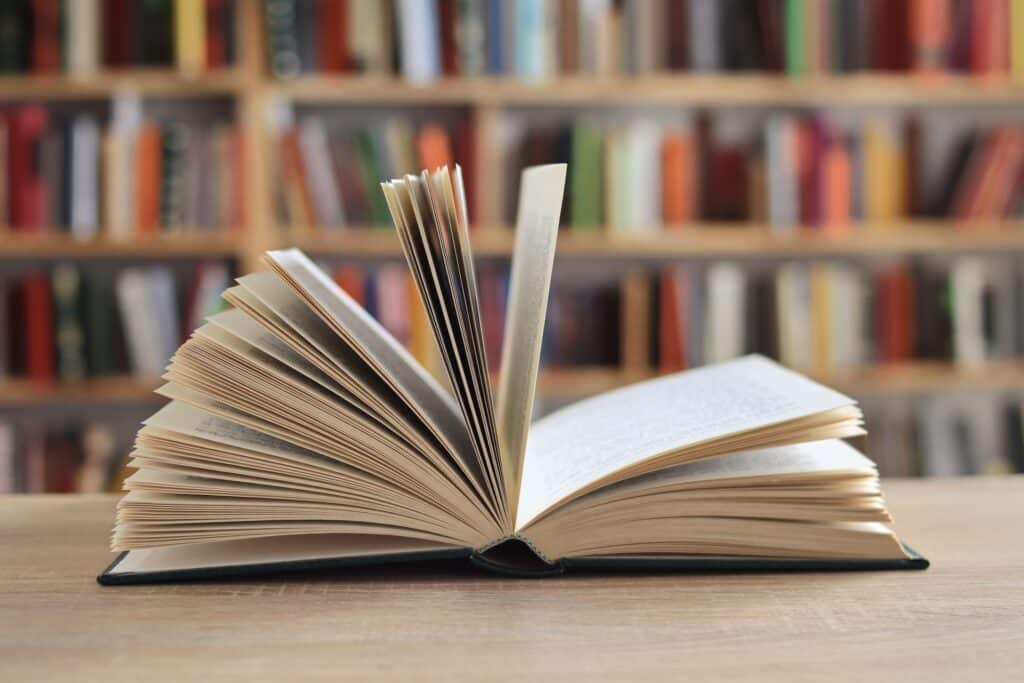 Казахстанцы начали обсуждать новые школьные учебники