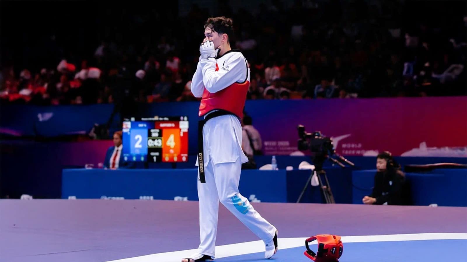 Казахстанские таеквондисты Тамирлан Тлеулес и Айша Адильбеккызы вылетели с чемпионата мира в Китае после первого раунда плей-офф