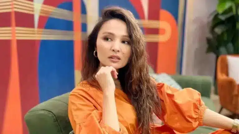 Жұлдыз Әбдікәрімова кіммен кездесуге шығып жүргенін айтты