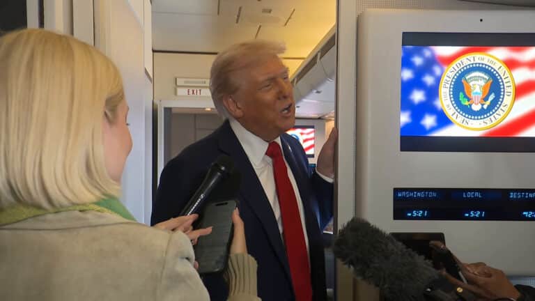 Трамп назвал журналистку «свинкой» за ее вопросы об Эпштейне