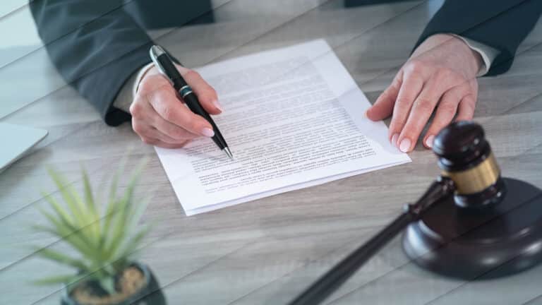 Казахстанцу не разрешили отказаться от части наследства