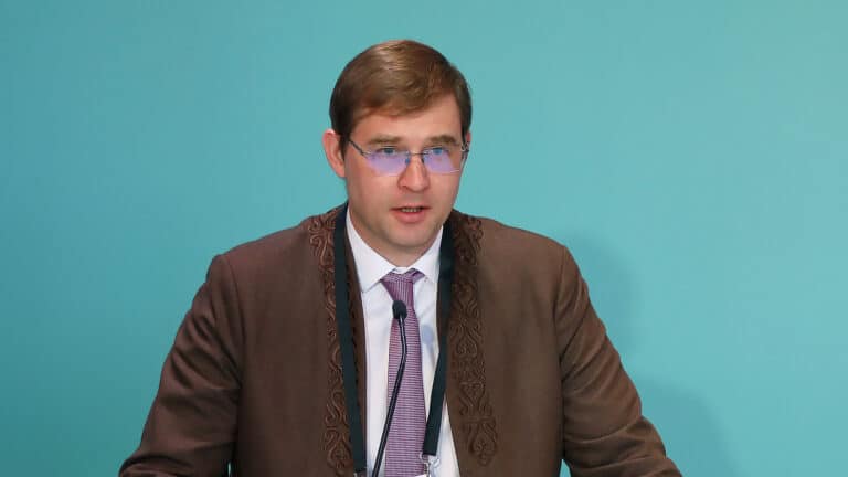 До 70% импорта iPhone проходит без уплаты НДС, заявил Тимур Турлов