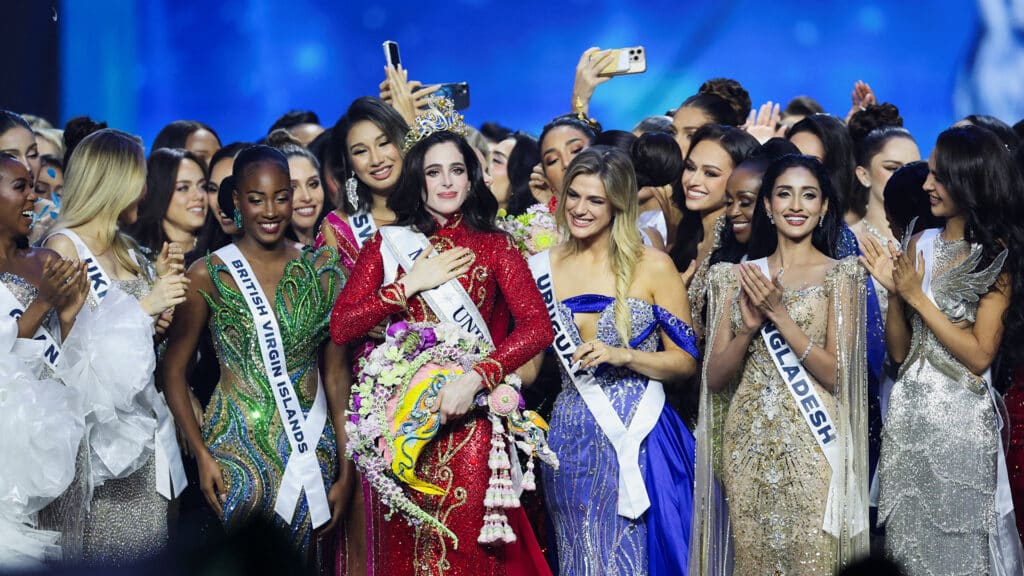 Fatima Bosch of Mexico reacts next to other contestants after being crowned Miss Universe 2025 during the 74th Miss Universe pageant in Bangkok, Thailand, November 21, 2025. REUTERS/Chalinee Thirasupa