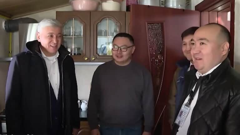 Активист потребовал прекратить постановочные видео о Булекпаеве