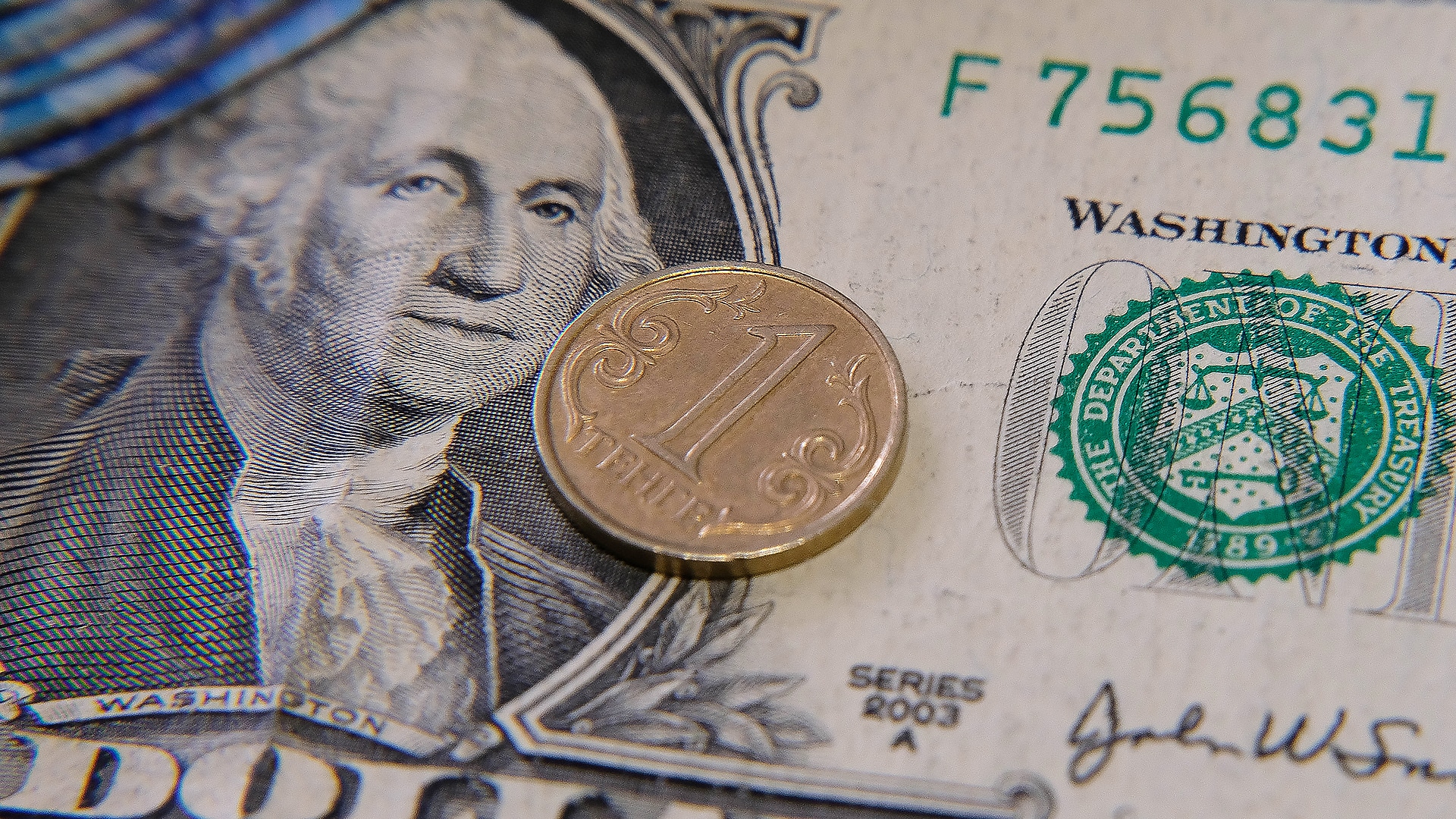 Доллар может продолжить падать