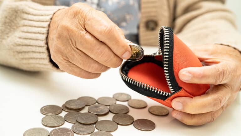 Пенсионные накопления казахстанцев будут приносить больше дохода: новые правила