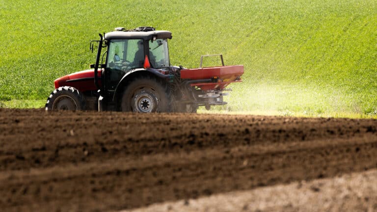 Токаев признал нехватку специалистов в сельском хозяйстве