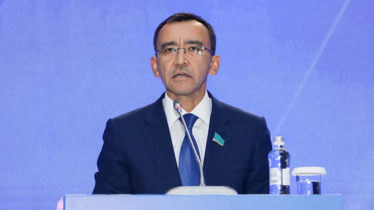 Ашимбаев высказался об отмене выборов районных акимов