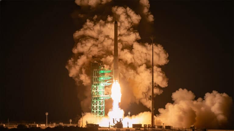 Южная Корея успешно запустила спутник на собственной ракете и метит на Луну