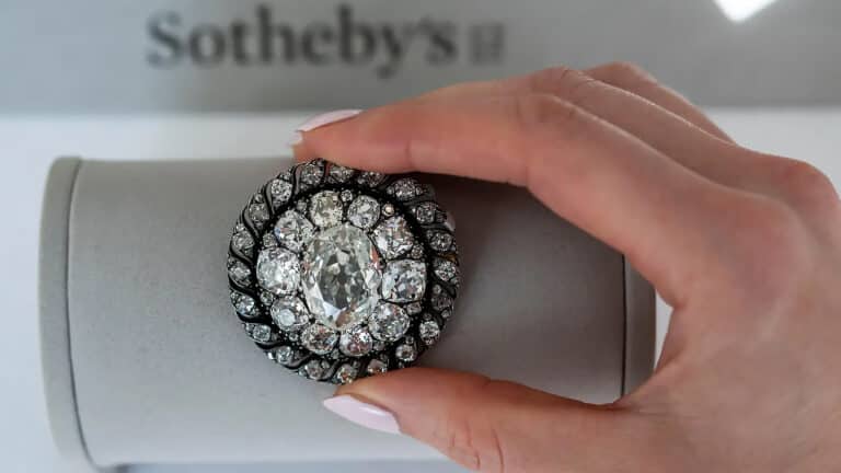 Брошь Наполеона продали на аукционе за 4,4 млн долларов