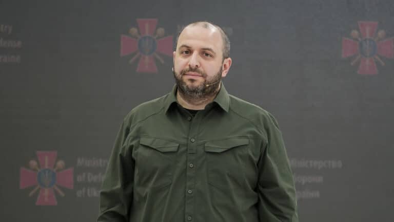 Экс-министр обороны Умеров вернется в Украину — СНБО