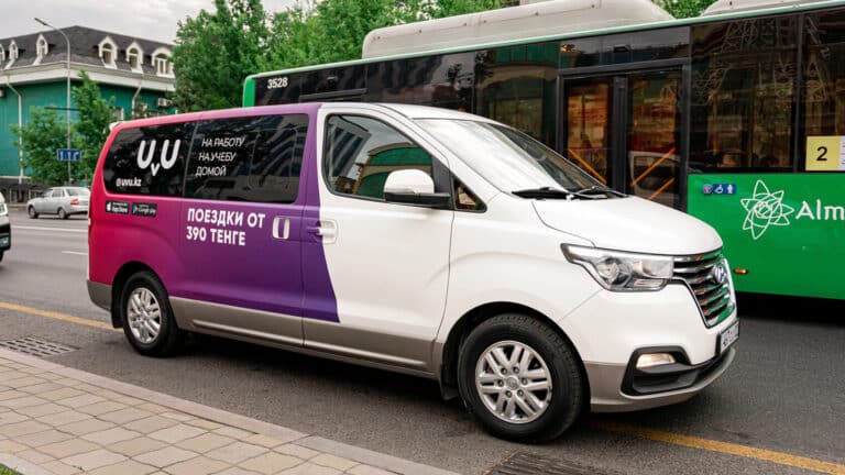 Жители Алматы и Астаны «пересаживаются» на более удобный городской транспорт