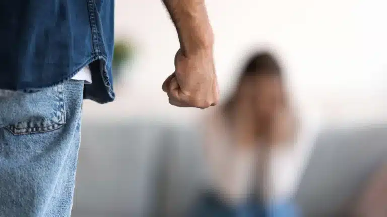 «Әйел көну керек»: президентке жіберілетін құжатқа агрессорлардың пікірі де қосылды