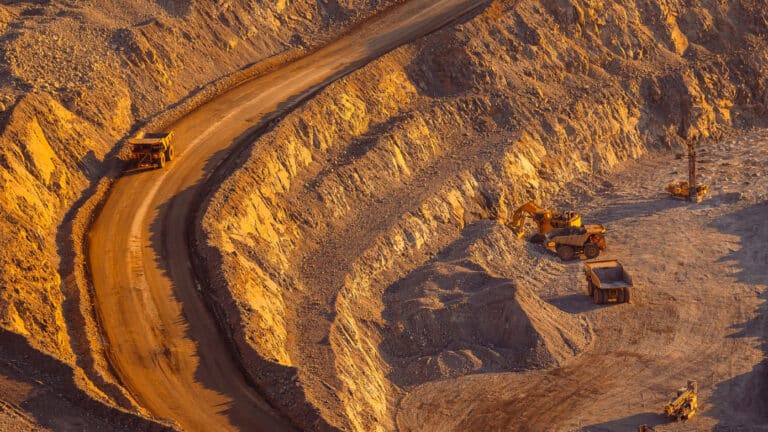 98 тонна алтын мен 36 мың тонна мыс бар:  биыл жаңа 5 кен орны ашылған