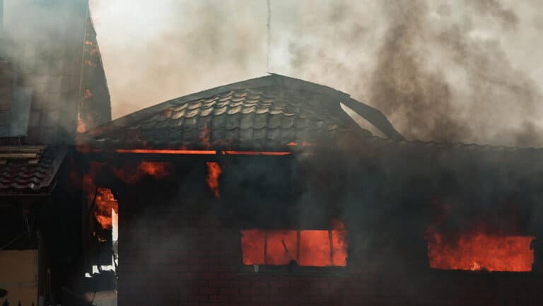 12 адамның қазасы: өрт шыққан үйдің фотосы жарияланды