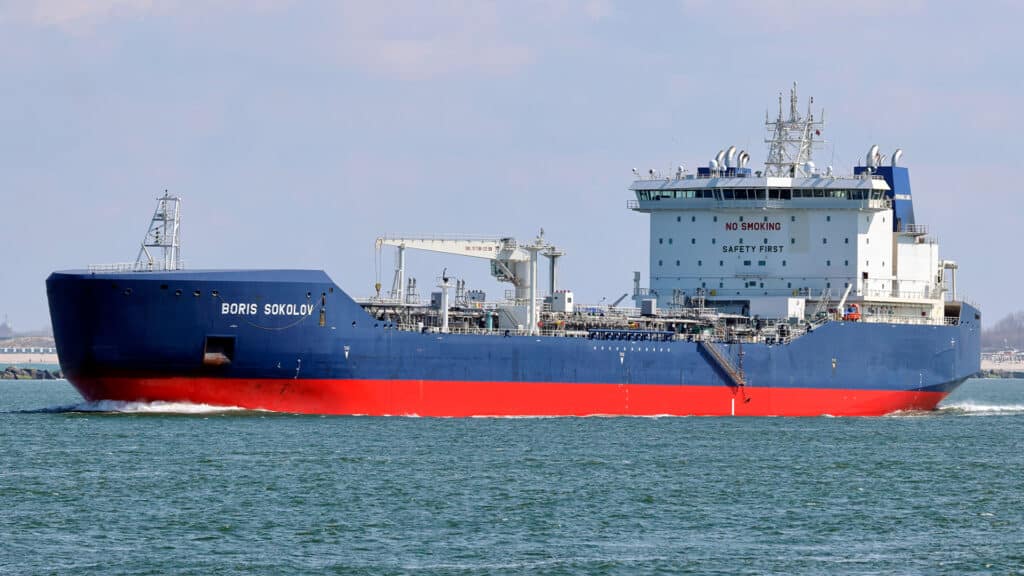 Экс-стажер «КазМунайГаза» заработал больше $250 млн на перепродаже нефти из России, shutterstock, бильд-редактор: Дастан Шанай