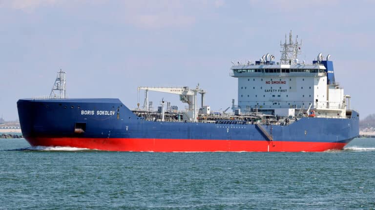 Экс-стажер «КазМунайГаза» заработал больше $250 млн на перепродаже нефти из России