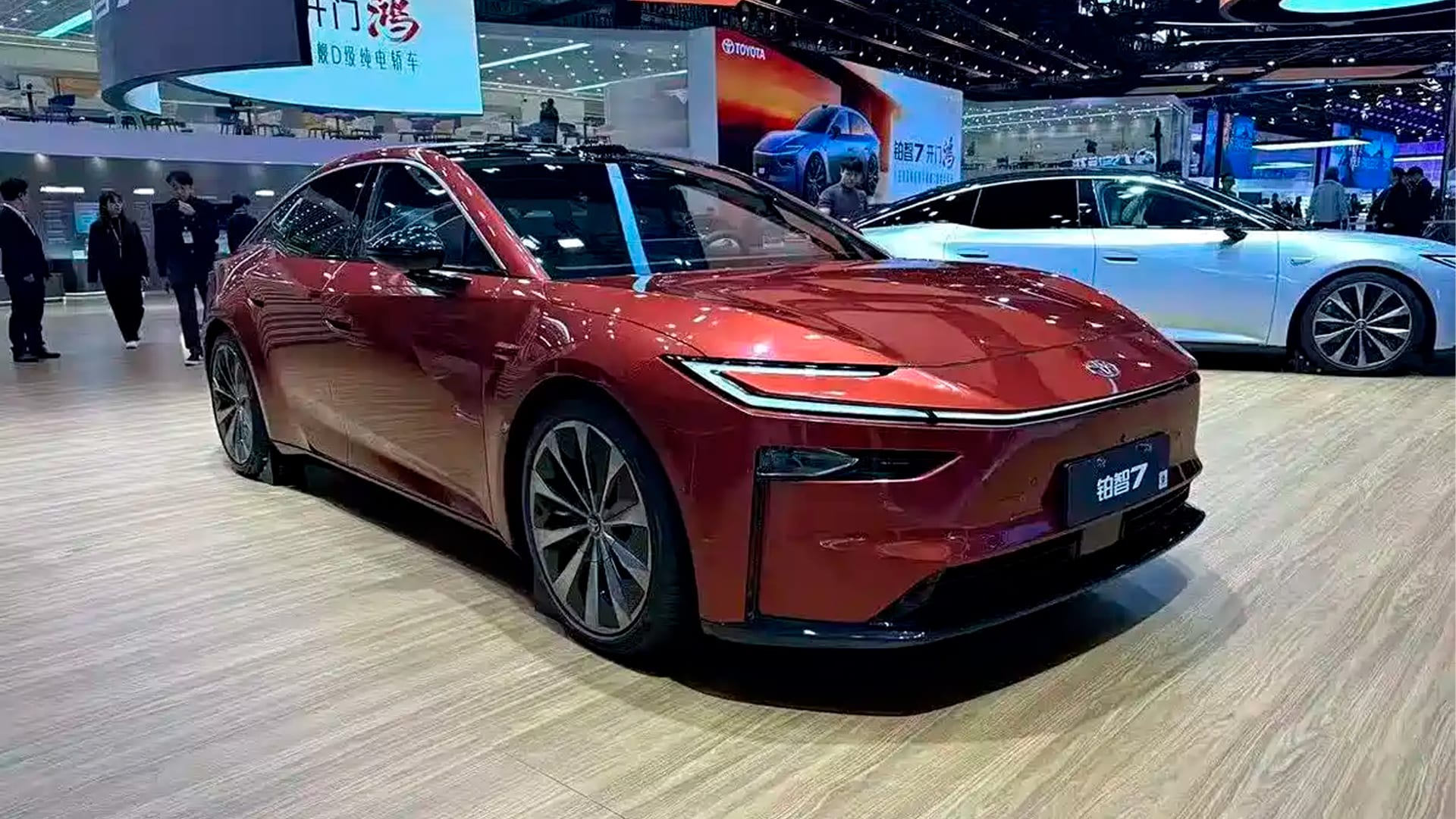 Электроседан Toyota bZ7, новая Toyota, новая тойота бз7, электромобиль Toyota